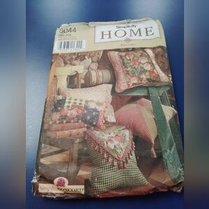 Simplicity Sewing Pattern 8044 Decorative Throw Couch Chair Bed Pillows
